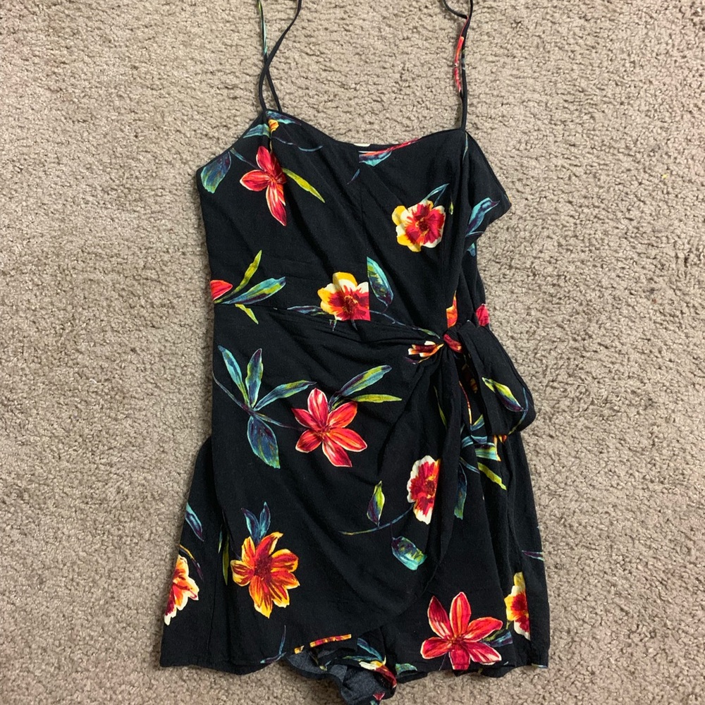 Floral tie romper - Picture 1 of 2
